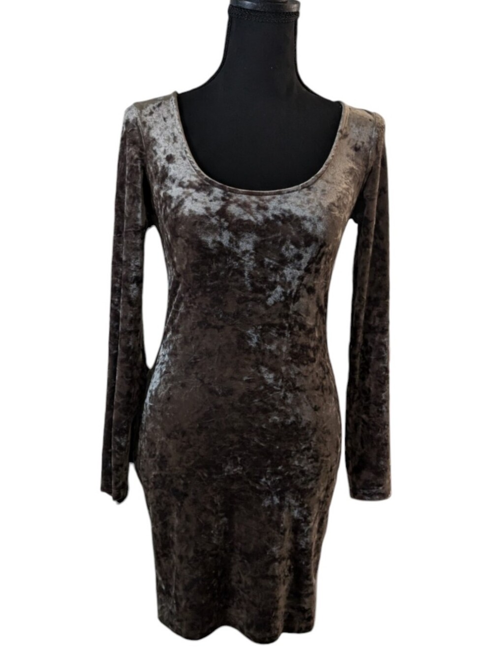 5/$25 Long-Sleeve Scoop Neck Velvet Bodycon Dress